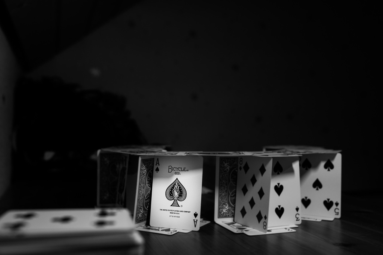 综合信息!2025管家婆白小姐四肖选一选与47333平码三中三_背后又隐藏着多少;深层次的调查问题、查询解释落实